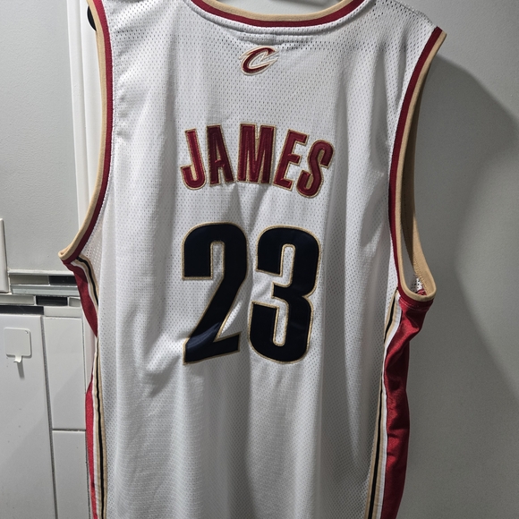 NBA Reebok White and Red Jersey - Picture 2 of 4